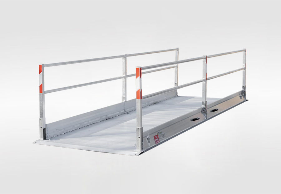 Gångbro 5,0 m aluminium fällbara räcken